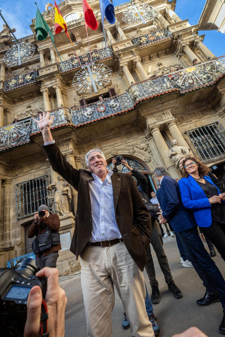 Imágenes de la moción de censura y nombramiento de Joseba Asiron como alcalde de Pamplona./