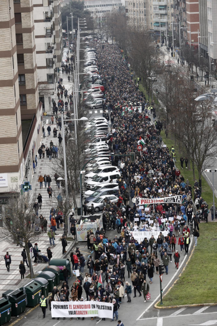 Fotos de la manifestación de Pamplona en apoyo al pueblo palestino ante los ataques de Israel. /