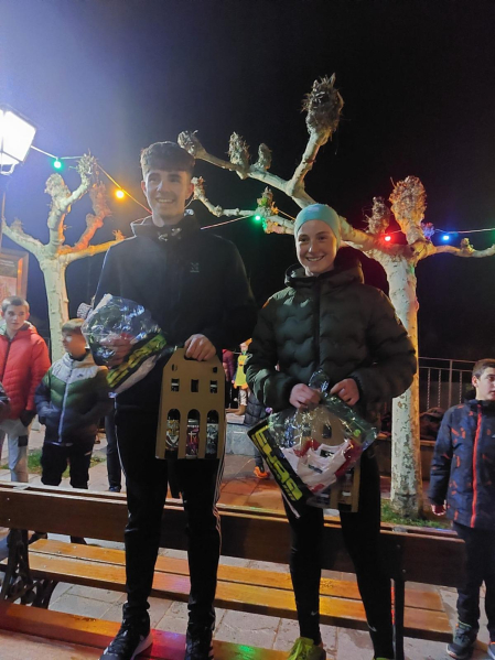 JONE ARANBURU Y EDER TAPIA, LOS MÁS RÁPIDOS EN LAS CALLES DE ISABA
Jone Aranburu y Eder Tapia fueron los vencedores finales en la XXISan Silvestre celebrada en Isaba y organizada por la Asociación Deportiva de la localidad (ADI/IKE). Con salida en el Paseo de los Donantes, la prueba absoluta se desarrolló sobre cerca de 2 kilómetros./