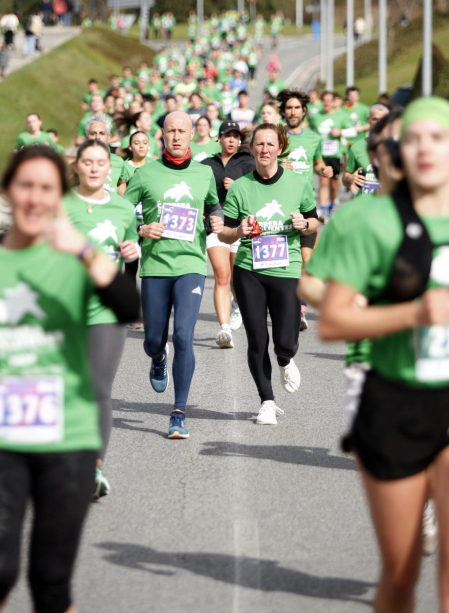 Fotos de la VIII Carrera de los Valientes de Niños contra el Cáncer en Pamplona.