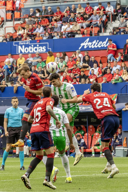 Fotos del Osasuna 0-2 Betis en El Sadar./