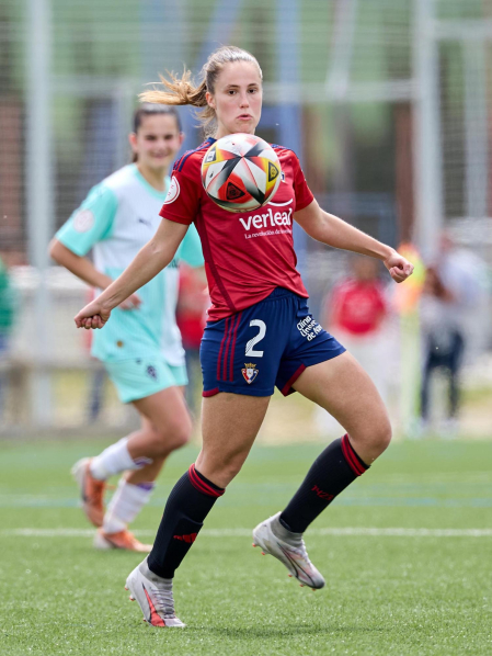Fotos de la victoria y la permanencia del filial de Osasuna femenino./