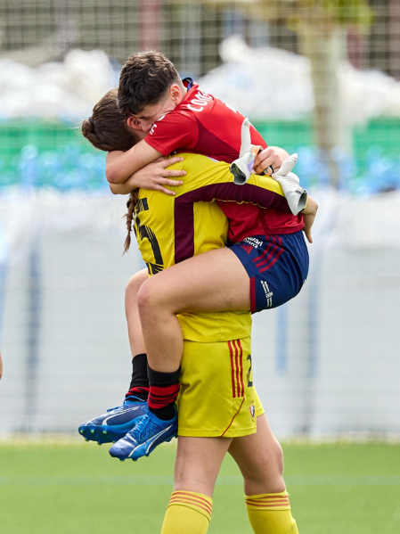 Fotos de la victoria y la permanencia del filial de Osasuna femenino./