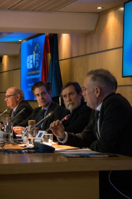 Foto de la presentación de los VI Cursos Europeos de Verano organizados por Fundación Diario de Navarra y Equipo Europa./