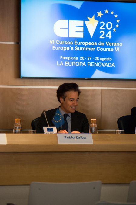 Foto de la presentación de los VI Cursos Europeos de Verano organizados por Fundación Diario de Navarra y Equipo Europa./
