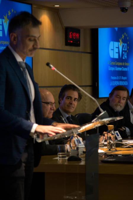 Foto de la presentación de los VI Cursos Europeos de Verano organizados por Fundación Diario de Navarra y Equipo Europa./