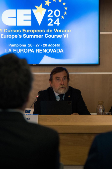 Foto de la presentación de los VI Cursos Europeos de Verano organizados por Fundación Diario de Navarra y Equipo Europa./