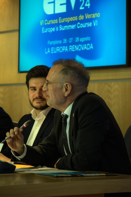 Foto de la presentación de los VI Cursos Europeos de Verano organizados por Fundación Diario de Navarra y Equipo Europa./