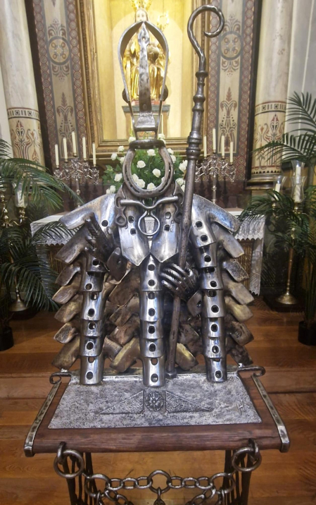 Otra imagen de la obra en el interior de la iglesia de San Lorenzo