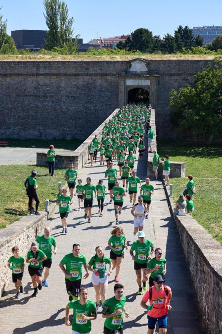 Fotos de la X Marcha contra el Cáncer en Pamplona.