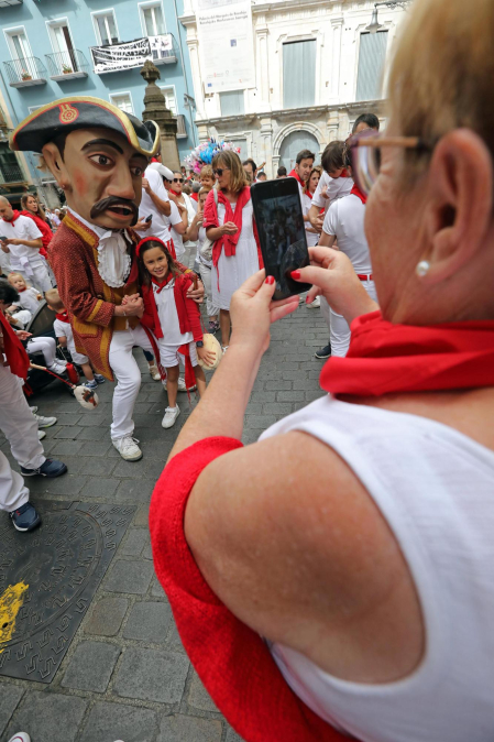 Fotos de Gigantes y Cabezudos en San Fermín 2024./