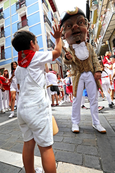 Fotos de Gigantes y Cabezudos en San Fermín 2024./