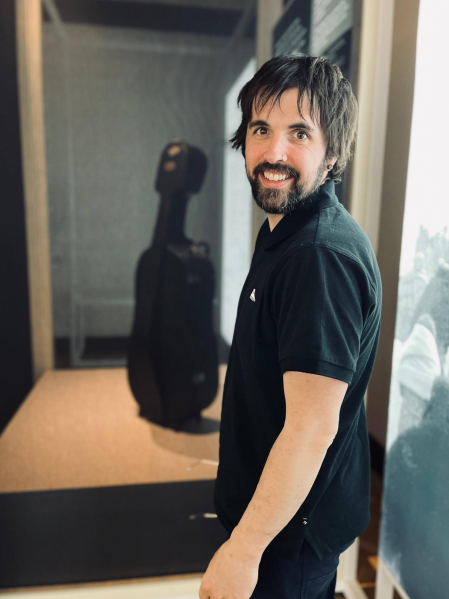 La Orquesta de la UPNA tendrá como director al violonchelista e investigador musical Igor Saenz Abarzuza.