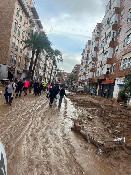 Imágenes de la localidad valenciana de Picaña donde el pamplonés Pablo Rodríguez realiza labores de voluntario tras el paso de la DANA /