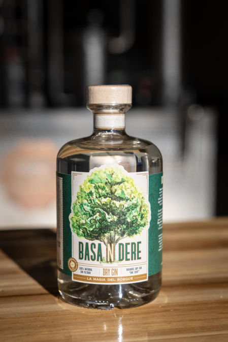Una de las marcas de Navarre Spirits, Ginebra Basandere