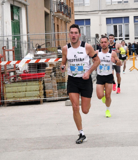 Participantes en las pruebas de 5 y 10 kilómetros de la XXXIV 'Villa de Falces' /