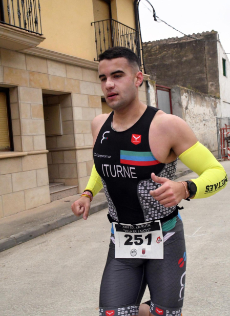 Participantes en las pruebas de 5 y 10 kilómetros de la XXXIV 'Villa de Falces' /