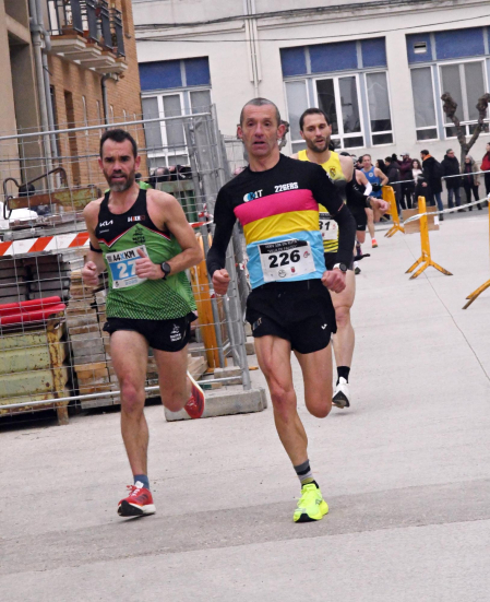 Participantes en las pruebas de 5 y 10 kilómetros de la XXXIV 'Villa de Falces' /