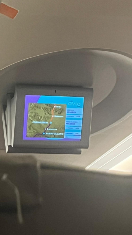 Pantalla en la que se informaba del mapa de la ruta que estaban siguiendo y de la hora estimada de llegada a Madrid