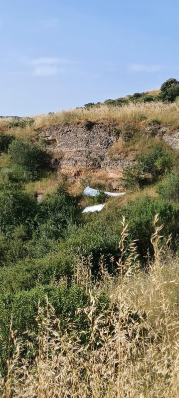 Colchones, tres, en el Pozo de la Mora, entre Piedramillera y Legaria.