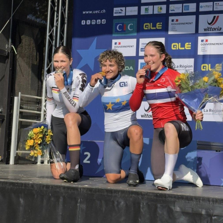 Fotos de la victoria de Paula Ostiz en el Campeonato de Europa contrarreloj júnior