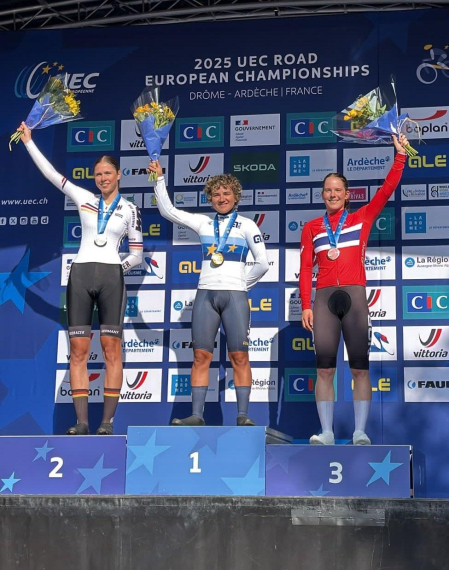 Fotos de la victoria de Paula Ostiz en el Campeonato de Europa contrarreloj júnior
