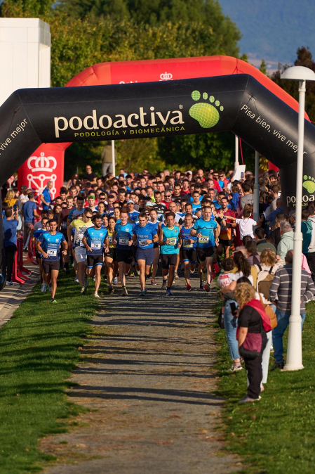 Imágenes de los 400 atletas que participaron en la IV Carrera Popular 'Cada oveja con su pareja' 2025 /