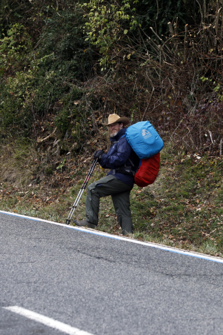 ESCOCIA. Ben Zui, piloto de helicópteros de 47 años, llegando a Erro.