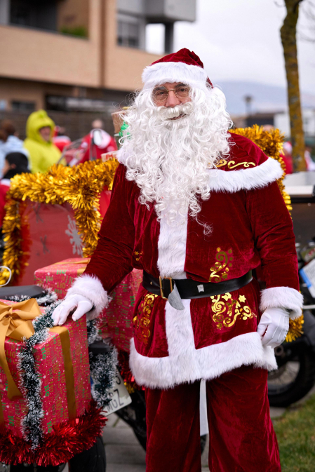 Moteros disfrazados de Papá Noel en Mutilva