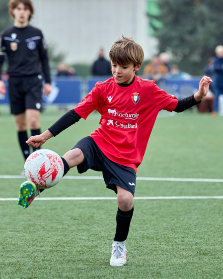 Partidos de las finales de consolación, mixta y femenina del Torneo Interescolar de Tajonar 2025 con la entrega de trofeos y premios