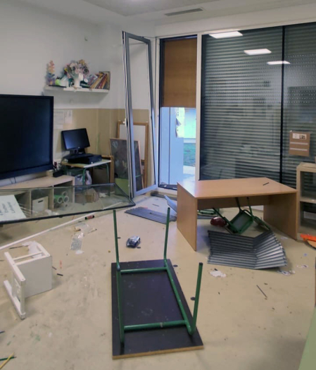 destrozos en el colegio público de Buztintxuri.