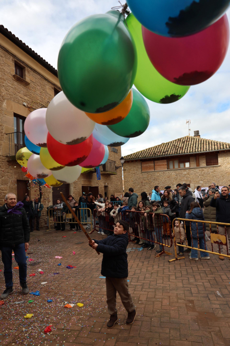 Fotos de la bendición y rifa del cuto en Artajona.