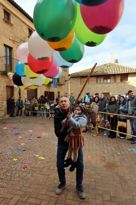 Fotos de la bendición y rifa del cuto en Artajona.