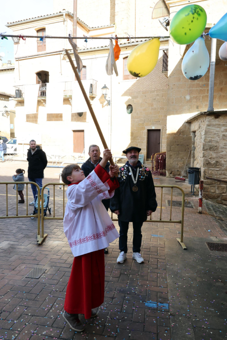 Fotos de la bendición y rifa del cuto en Artajona.