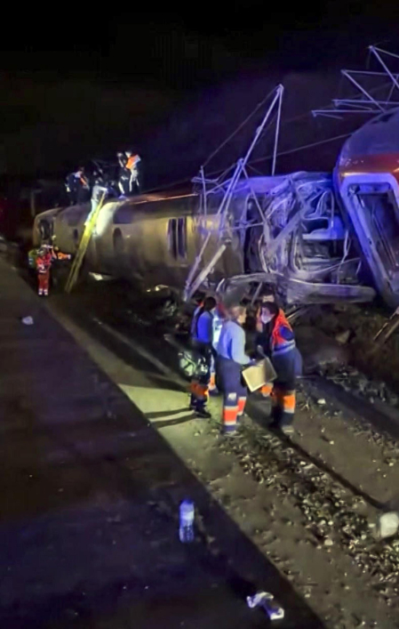 Fotos del accidente mortal ferroviario en Adamuz