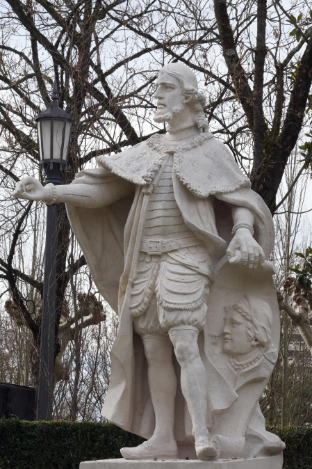 Fotos de la finalizaciòn del traslado de las estatuas del Paseo de Sarasate a los jardines de la Taconera