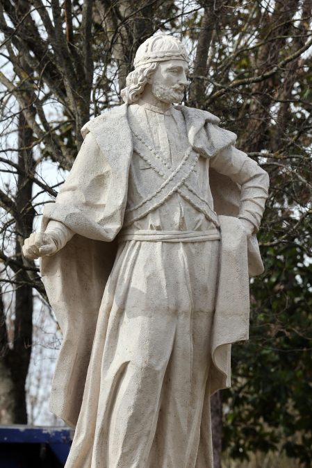 Fotos de la finalizaciòn del traslado de las estatuas del Paseo de Sarasate a los jardines de la Taconera