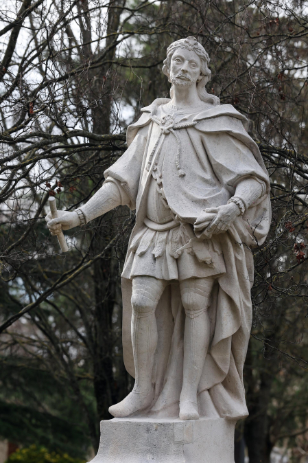 Fotos de la finalizaciòn del traslado de las estatuas del Paseo de Sarasate a los jardines de la Taconera