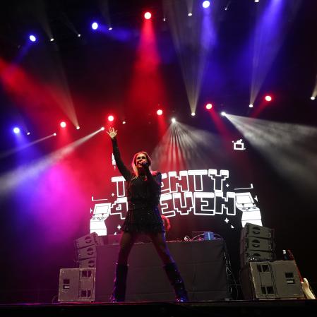 Fotos del festival Supernoventeros en el Navarra Arena
