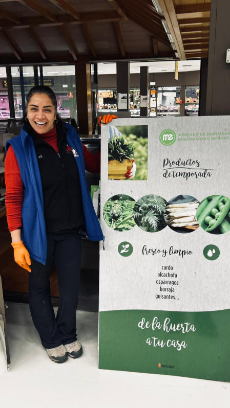 Elianne, frutera del mercado de Ermitagaña.