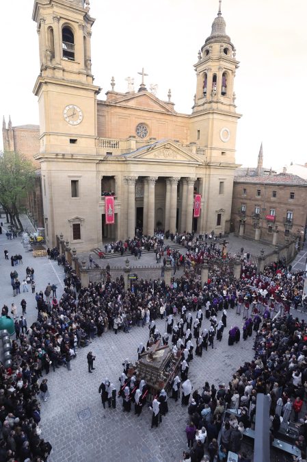 Fotos de la procesión de Viernes Santo en Pamplona