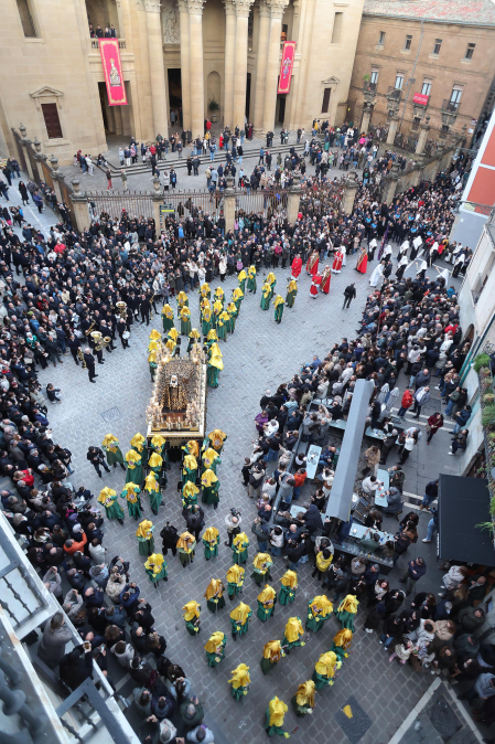 Fotos de la procesión de Viernes Santo en Pamplona