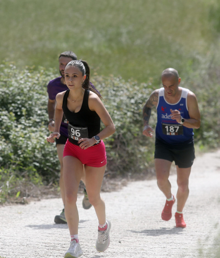 Participantes en el I Cross de Úcar disputado este domingo, 17 de mayo