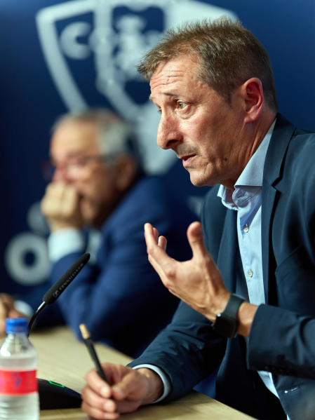 Presentación de Luís Miguel Ramis como nuevo entrenador de Osasuna