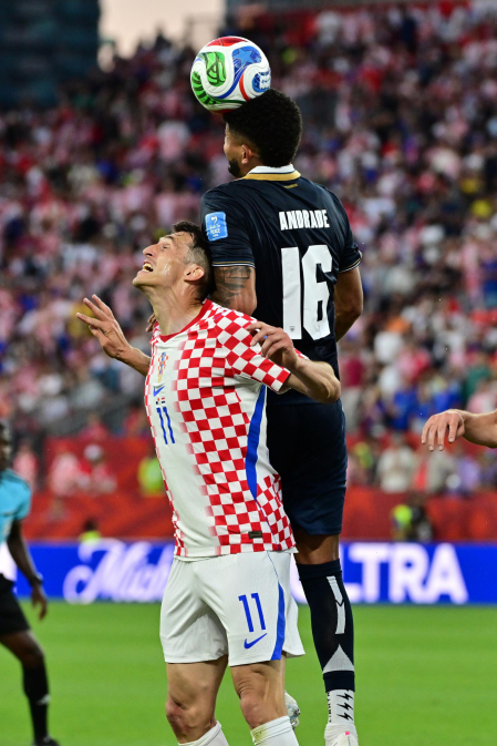 Fotos del debut goleador de Budimir en el Mundial.