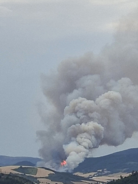 Foto del incendio al norte del monte San Cristóbal