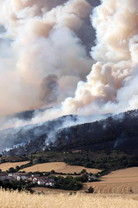 Foto del incendio al norte del monte San Cristóbal