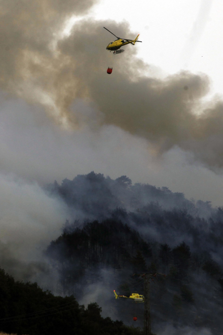 Fotos del incendio en Ezcabarte al norte del monte San Cristóbal. Vista desde Cildoz