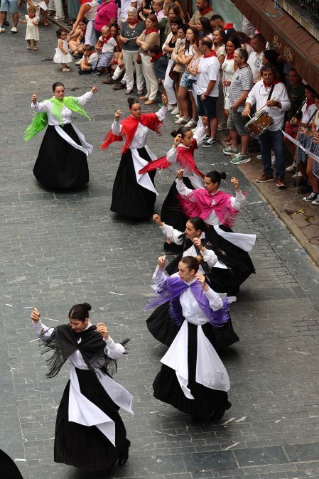 Trapatan y baile de la bandera en el día de San Pedro en las fiestas 2026 de Santesteban