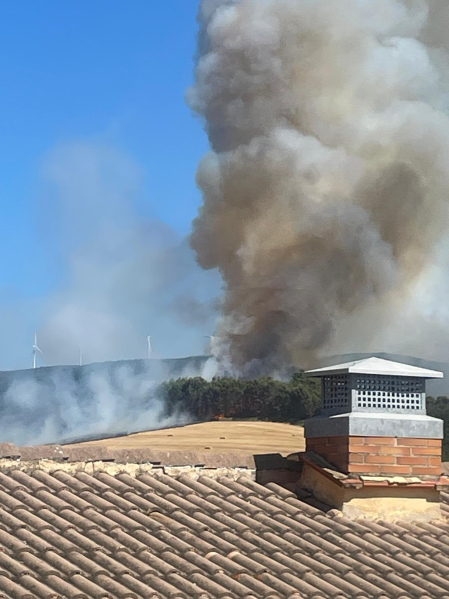 Foto del incendio de grandes dimensiones en Imárcoain.